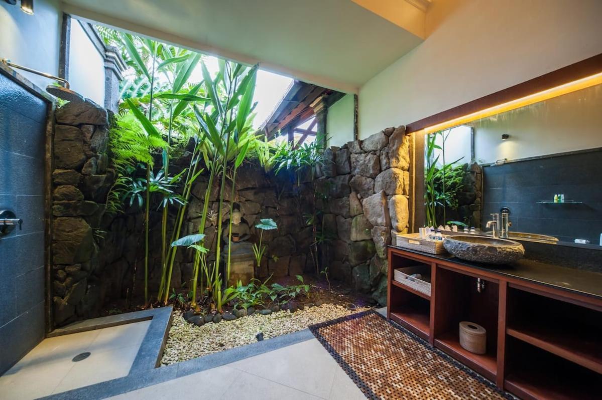 Luxury 3Br Infinity Jungle View Aashaya Villa Ubud Esterno foto