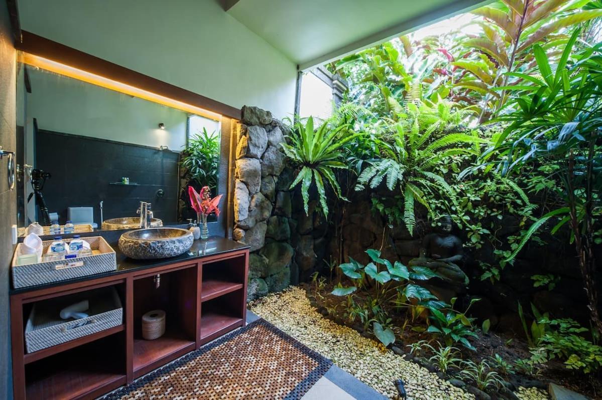 Luxury 3Br Infinity Jungle View Aashaya Villa Ubud Esterno foto